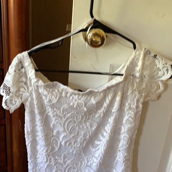 White lace dress - Picture 7 of 10